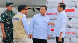 Menteri Pertahanan RI Prabowo Subianto, mendampingi Presiden RI Joko Widodo. (Dok. Tim Media Prabowo Subianto)
