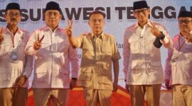 Ketua Harian DPP Partai Gerindra Dasco bersama Wakil Ketua Dewan Pembina Partai Gerindra Sandiaga Uno menghadiri rapat koordinasi daerah. (Dok. Tim Media Gerindra) 