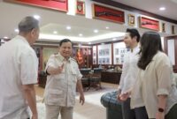 Jusuf Hamka bertemu Menteri Pertahanan Prabowo Subianto di di Kantor Kementerian Pertahanan RI. (Dok. Tim Media Prabowo Subianto)